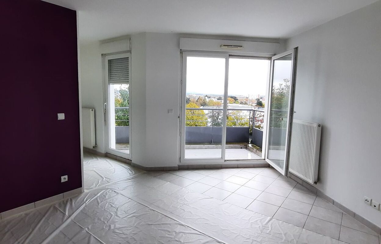 appartement 3 pièces 69 m2 à vendre à Saint-Priest (69800)