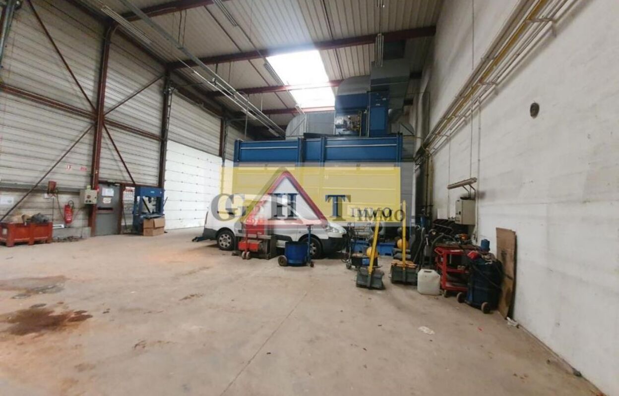 local industriel  pièces 3700 m2 à vendre à Émerainville (77184)