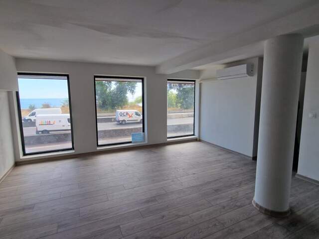 BUREAUX 380 M²  A LOUER / LA POSSESSION — photo du bien