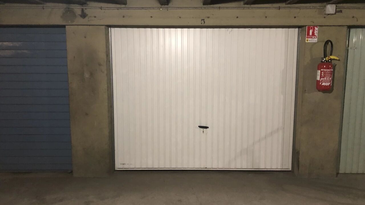 garage  pièces  m2 à louer à Grenoble (38100)