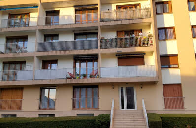 Appartement de 68.30 m2 au 3ème étage sans ascenseur avec ba — photo du bien
