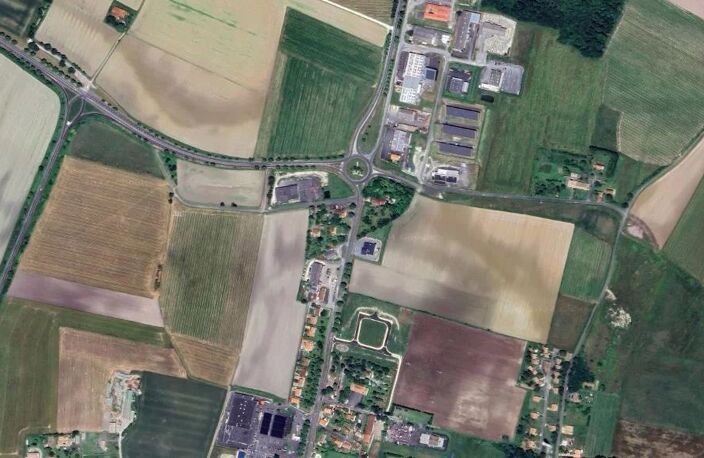 MIRAMBEAU : TERRAIN CONSTRUCTIBLE À VOCATION COMMERCIALE – PERMIS D’AMÉNAGER ACCORDÉ — photo 3