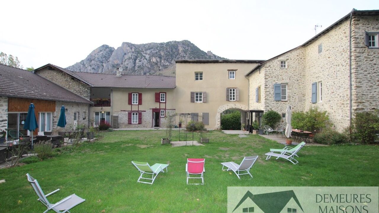 maison 22 pièces 840 m2 à vendre à Foix (09000)