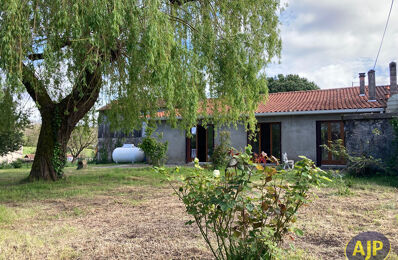 vente maison 176 550 € à proximité de Saint-Ciers-sur-Gironde (33820)