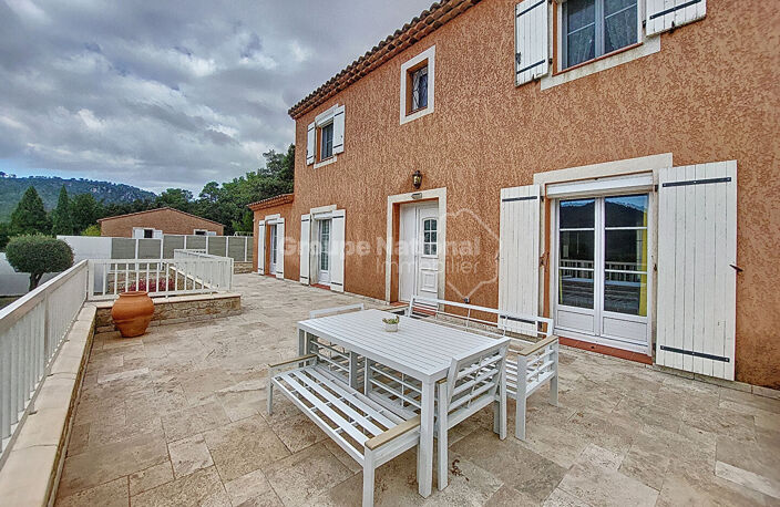 Villa contemporaine à vendre à La Roquebrussanne - Référence ... — photo 3