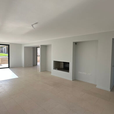 Maison 6 pièces 271 m²