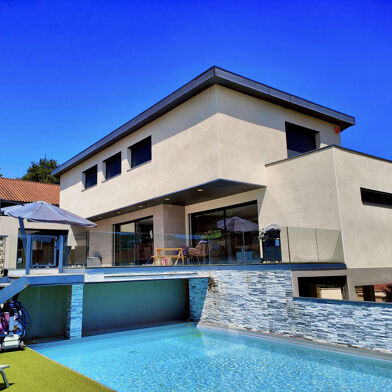 Maison 6 pièces 750000 €