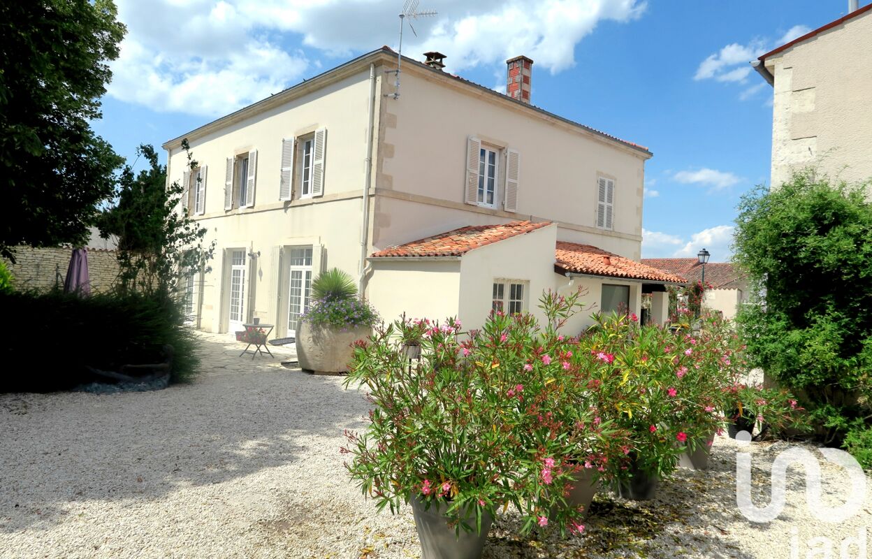 maison 15 pièces 430 m2 à vendre à Saint-Sauveur-d'Aunis (17540)