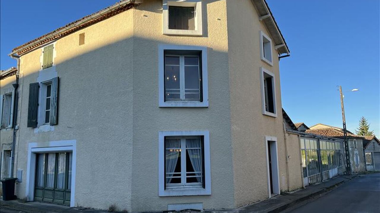 maison 6 pièces 118 m2 à vendre à Montbron (16220)