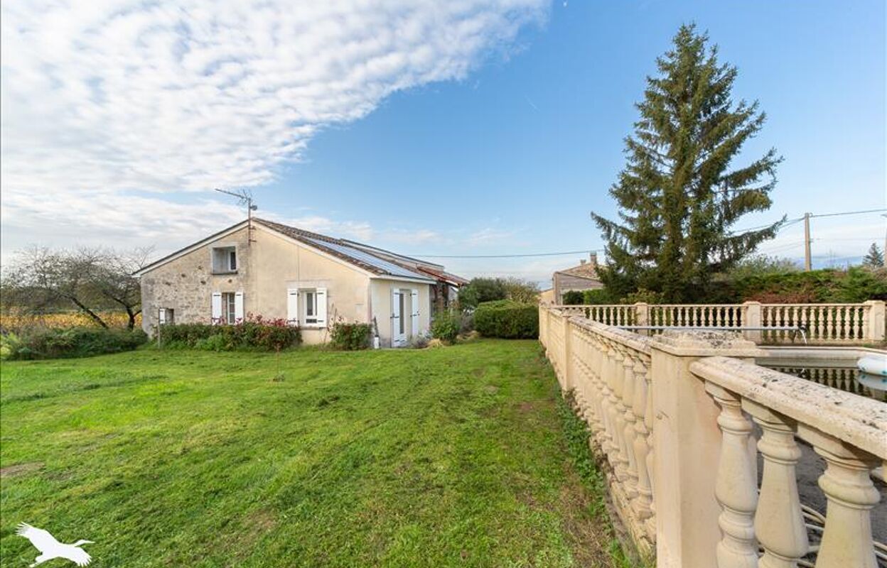 maison 4 pièces 166 m2 à vendre à Saint-Vivien-de-Blaye (33920)