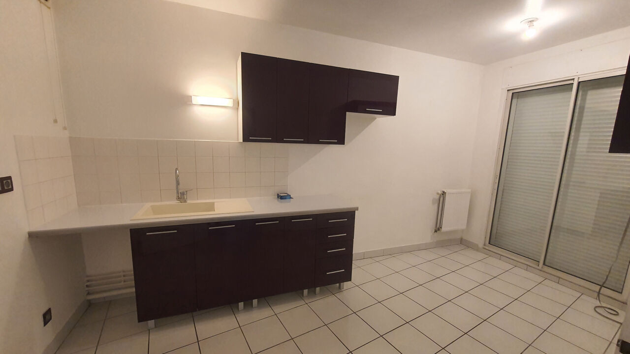 appartement 3 pièces 79 m2 à louer à Bron (69500)