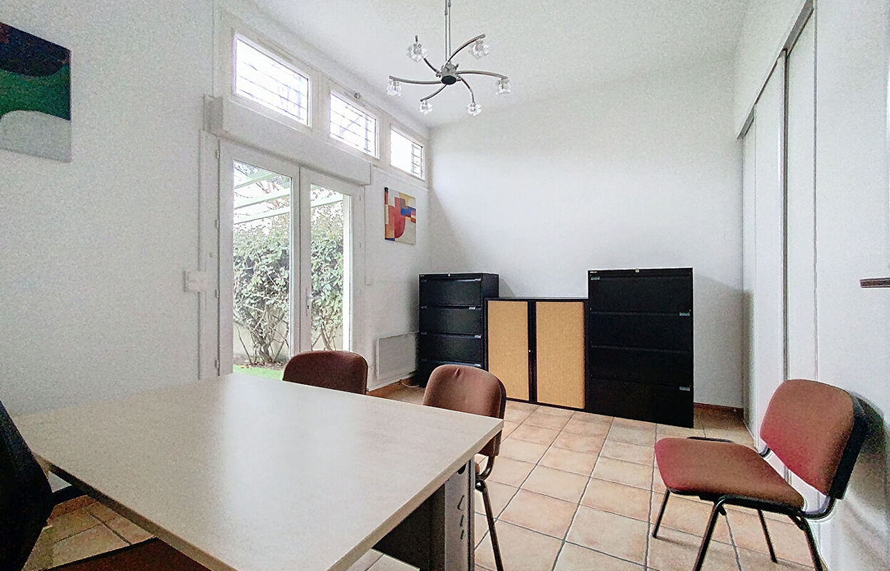 bureau  pièces 21 m2 à louer à Saint-Chamas (13250)