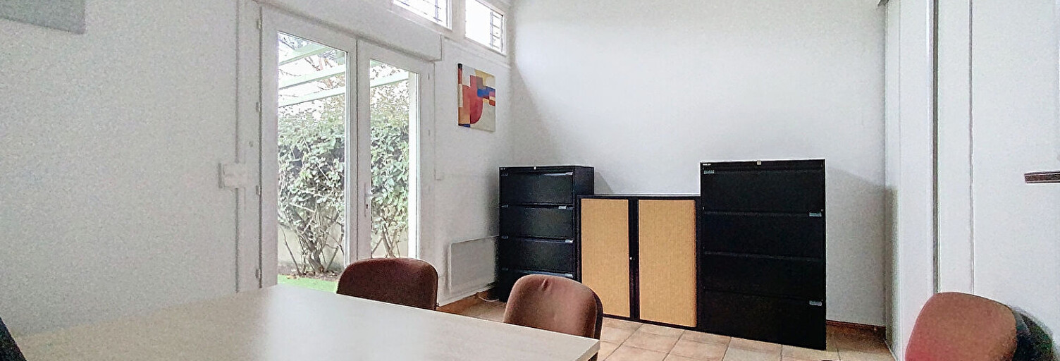 Bureau  21 m² à louer à Saint-Chamas (13250)