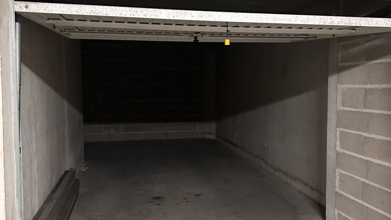 garage  pièces  m2 à louer à Reims (51100)