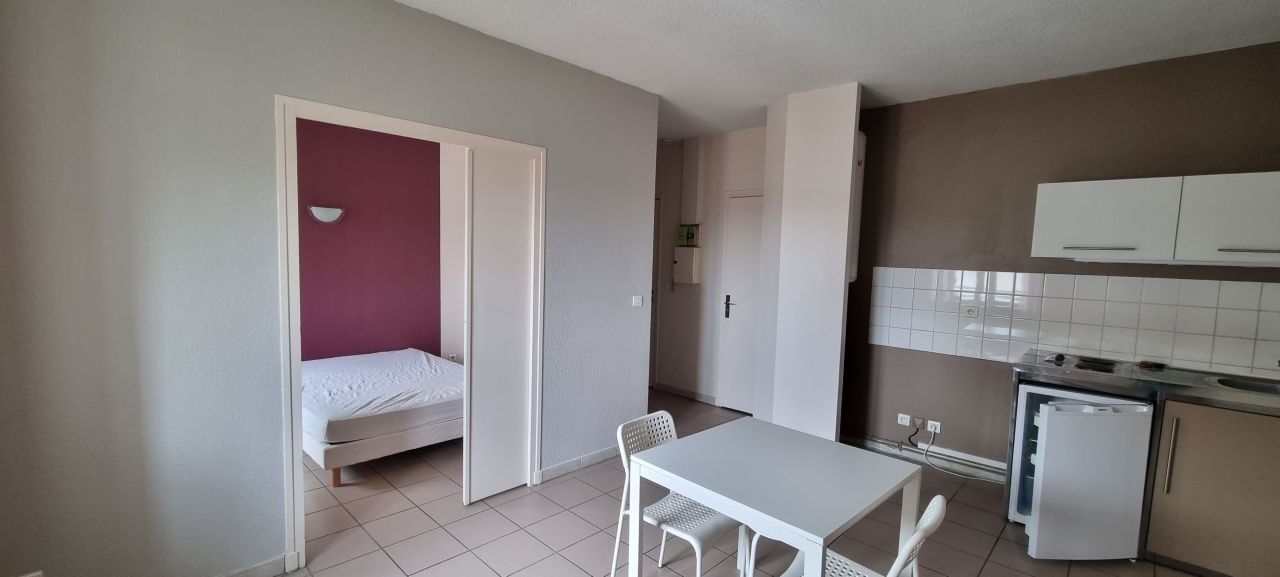 Appartement 2 pièces  à louer Privas 07000