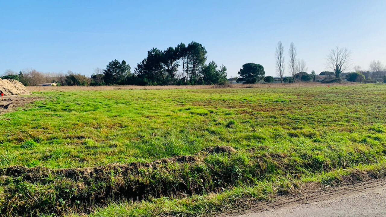 terrain 1120 m2 à construire à Montguyon (17270)