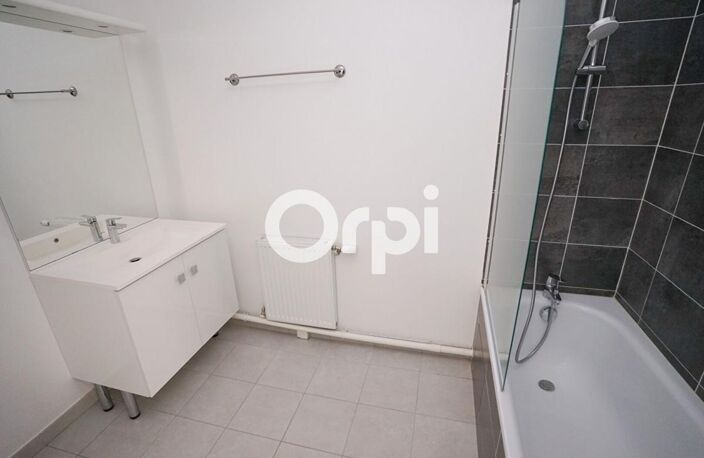 LOCATION d'un appartement T3 (61 m²) à VERNOUILLET — photo 5
