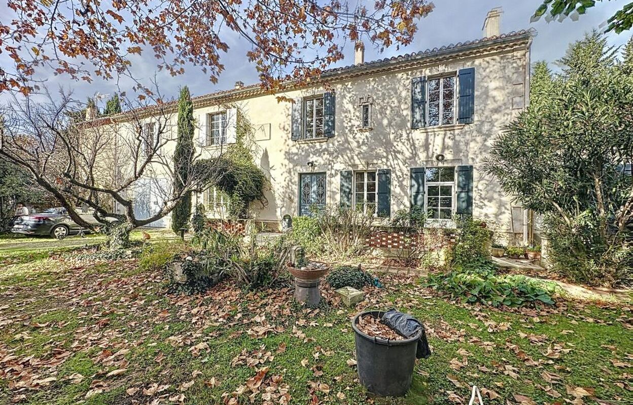 maison 5 pièces 210 m2 à vendre à Avignon (84000)