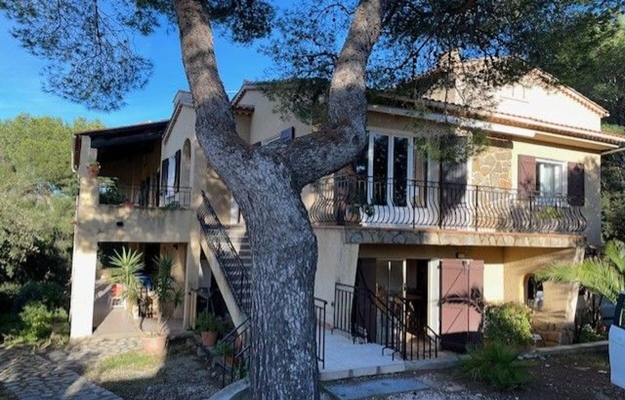 maison 10 pièces 240 m2 à vendre à Six-Fours-les-Plages (83140)