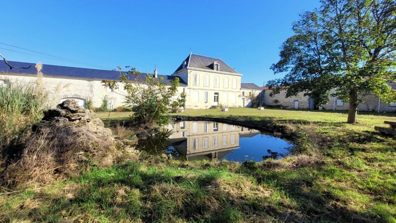 maison 14 pièces 470 m2 à vendre à Saint-Jean-d'Angély (17400)