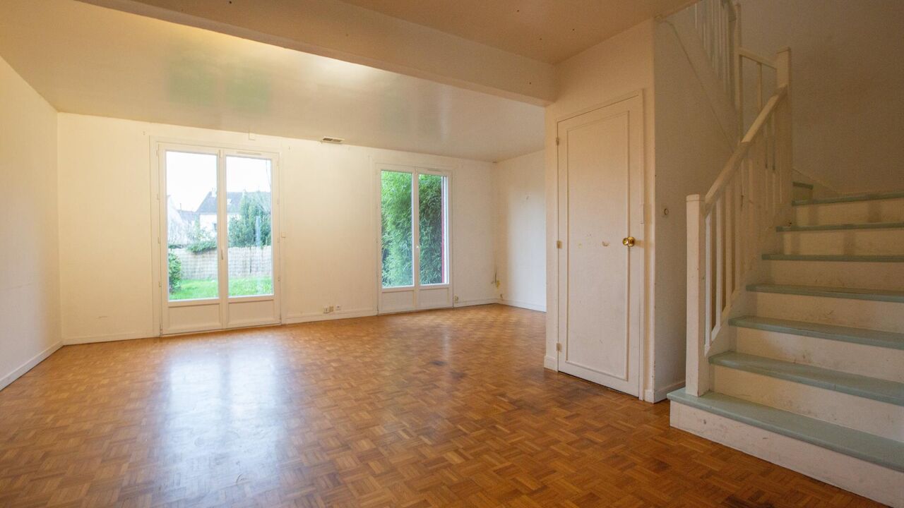 maison 4 pièces 105 m2 à vendre à Le Mesnil-Saint-Denis (78320)