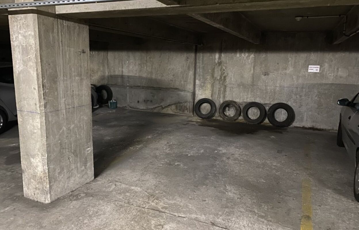 garage  pièces  m2 à louer à Paris 11 (75011)