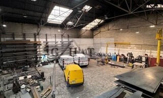 Local industriel  942 m² à vendre à Villeneuve-le-Roi (94290)