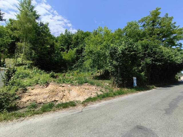 Terrain 2561 m² à Nesles-la-Vallée — photo du bien