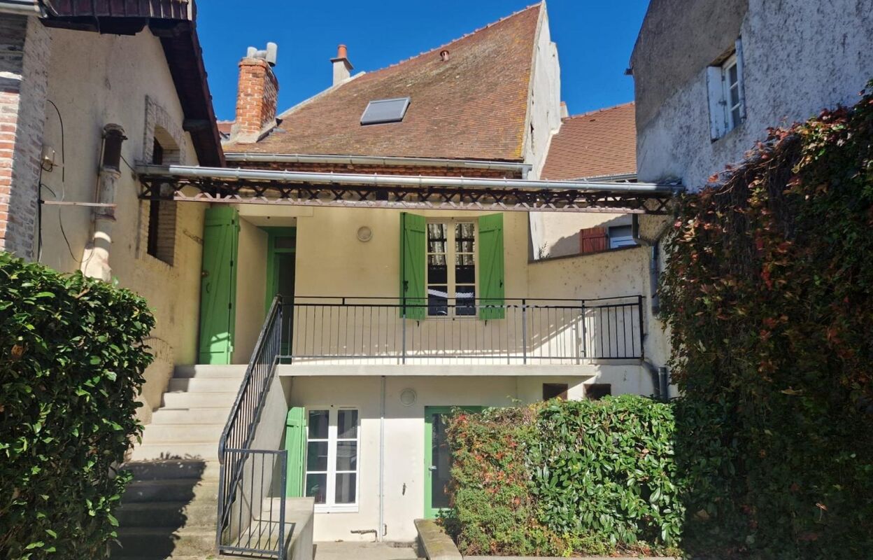 maison 5 pièces 157 m2 à vendre à Saint-Pourçain-sur-Sioule (03500)