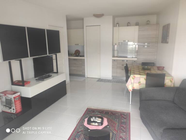 A vendre 2 piéces 45  M2 50 m de la mer centre Carnoles avec parking individuel en sous sol — photo 1
