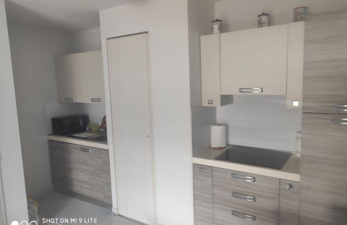A vendre 2 piéces 45  M2 50 m de la mer centre Carnoles avec parking individuel en sous sol — photo 4
