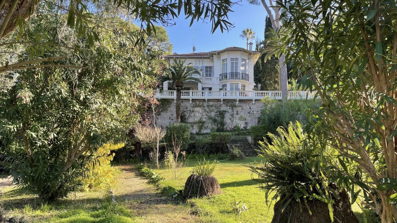 maison 11 pièces 258 m2 à vendre à Antibes (06600)