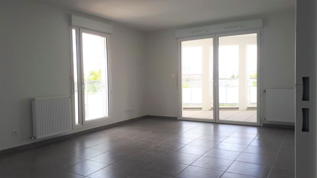 appartement 3 pièces 69 m2 à louer à Vaulx-en-Velin (69120)