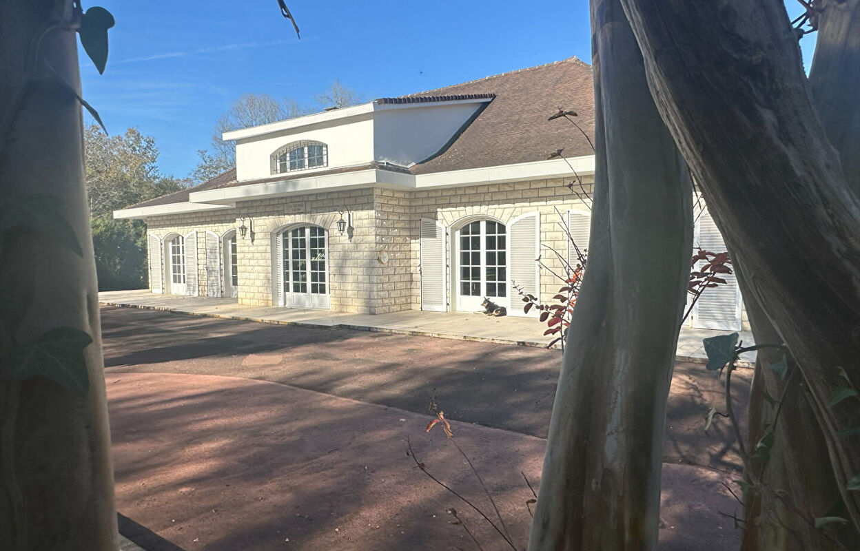 maison 6 pièces 340 m2 à vendre à Bosdarros (64290)