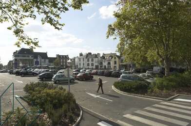 Commerce 2 pièces 176140 €