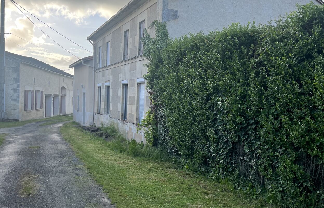 maison 4 pièces 113 m2 à vendre à Mortiers (17500)