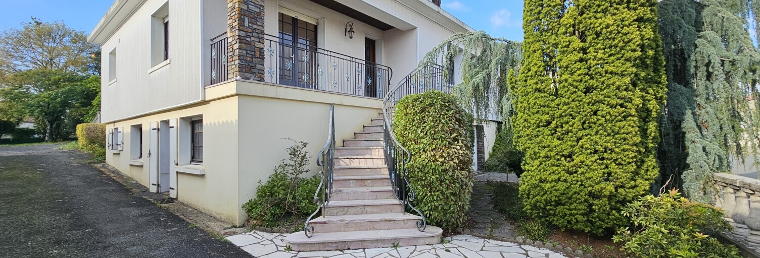 Maison 14 Pièces 220 m² à vendre à Montréverd (85260)