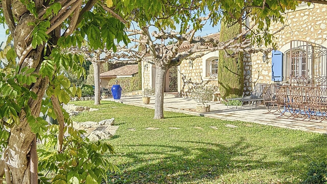 maison 8 pièces 263 m2 à vendre à Mouriès (13890)