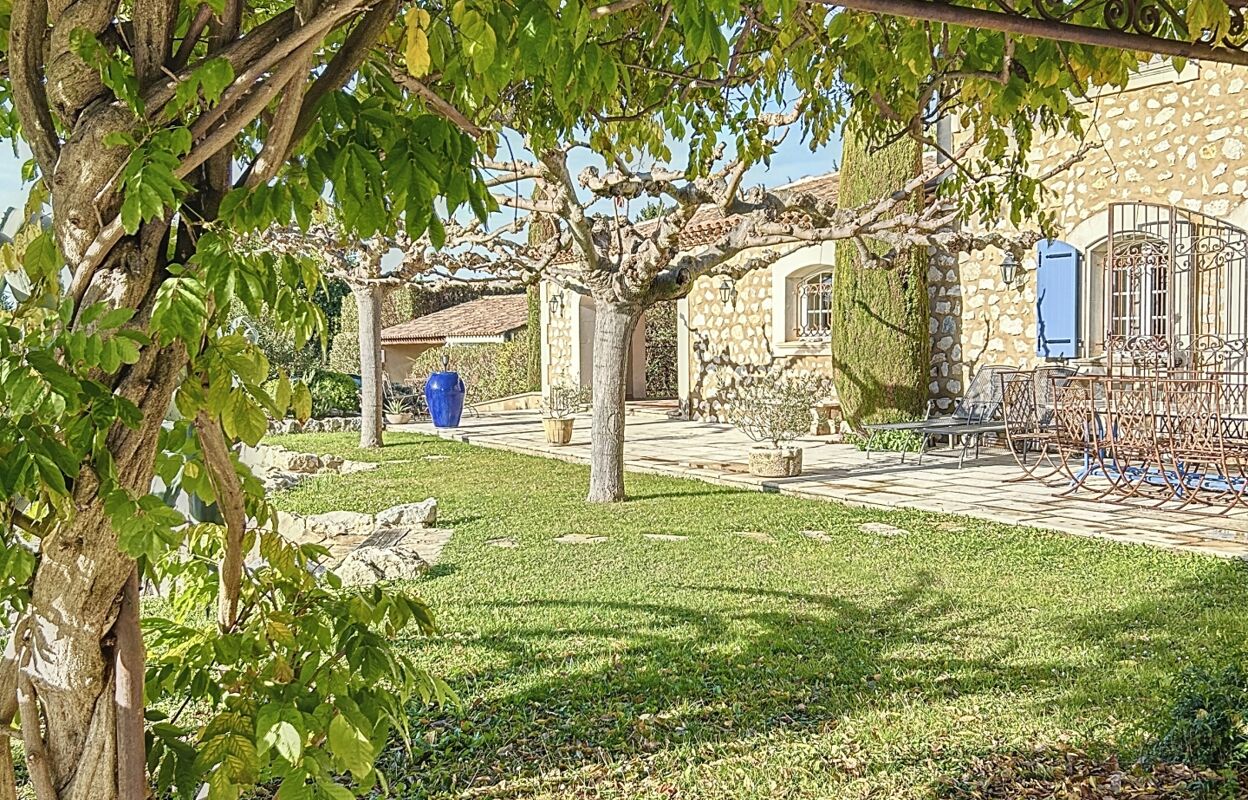 maison 8 pièces 263 m2 à vendre à Mouriès (13890)