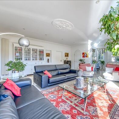 Maison 5 pièces 899600 €