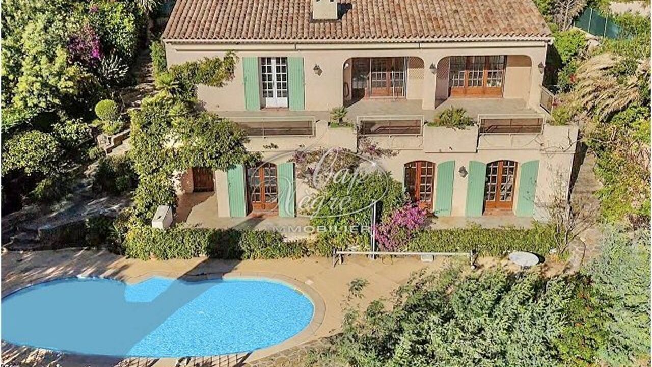 maison 7 pièces 210 m2 à vendre à Le Lavandou (83980)