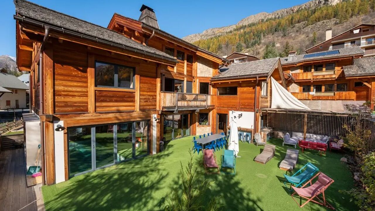 maison 9 pièces 400 m2 à vendre à Le Monêtier-les-Bains (05220)