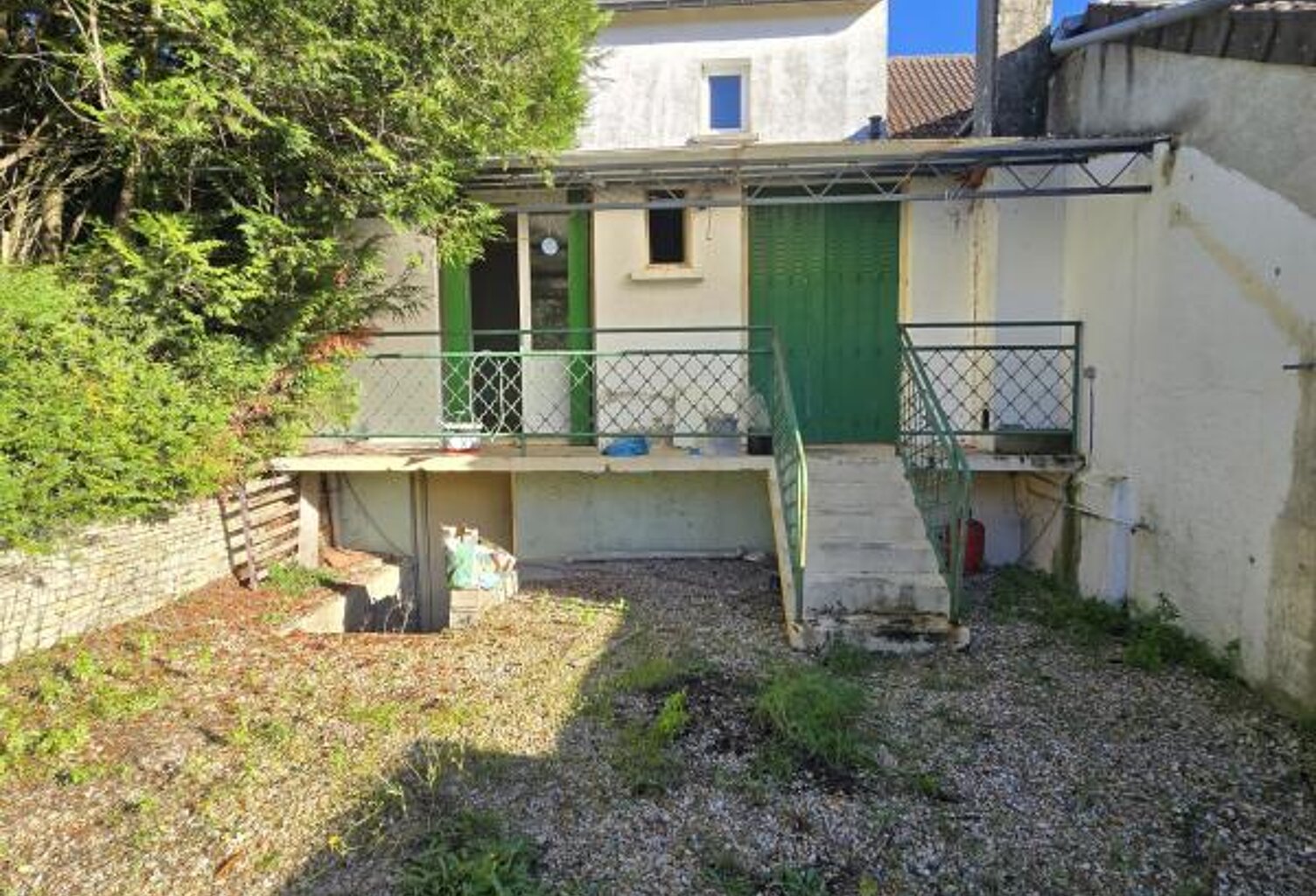 DUN-SUR-AURON: Maison T3 et bureau  édifiée sur 3332m2 de te — photo 1