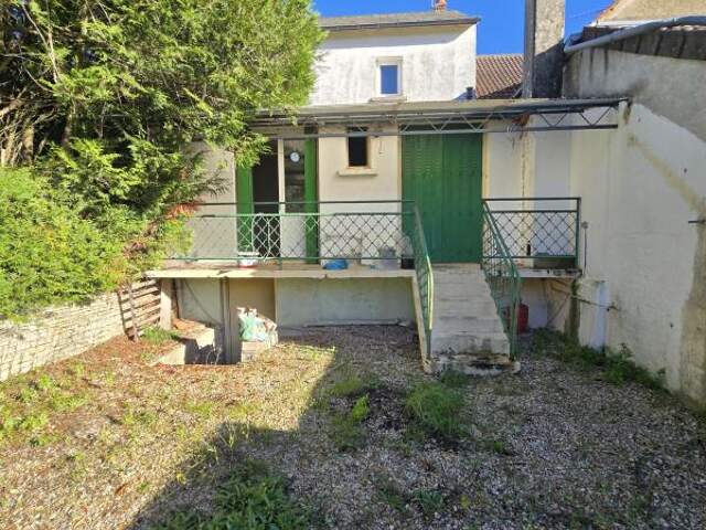 DUN-SUR-AURON: Maison T3 et bureau  édifiée sur 3332m2 de te — photo du bien