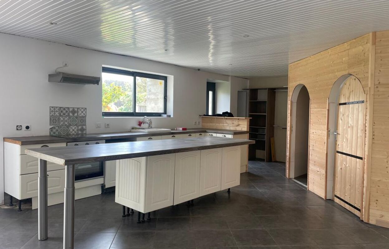 maison 4 pièces 120 m2 à vendre à Saint-Sauvant (17610)