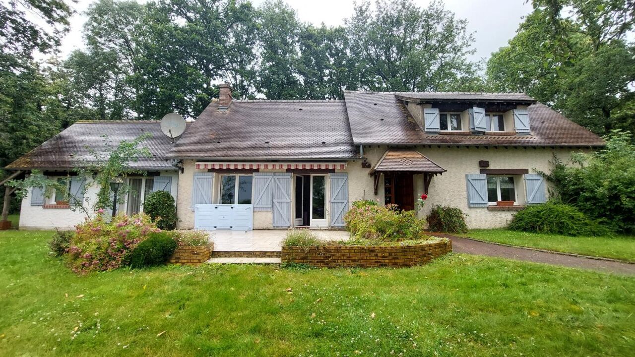 maison 5 pièces 181 m2 à vendre à Le Mesnil-Fuguet (27930)