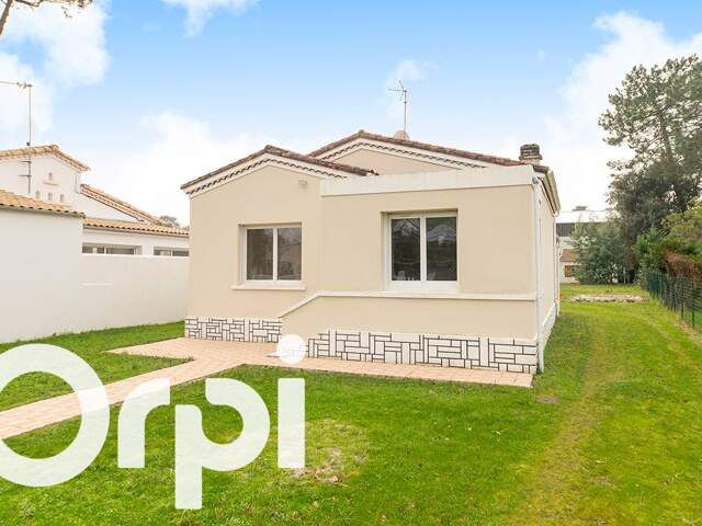 Ensemble immobilier composé de 3 maisons — photo du bien