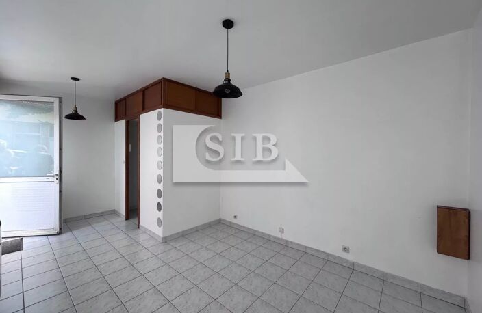 Local commercial — photo 4