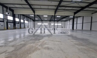 Local industriel  3554 m² à louer à La Courneuve (93120)