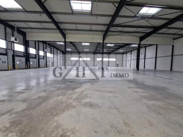 A LOUER 3 554 M² ENTREPOT ET BUREAUX (neuf) A LA COURNEUVE — photo du bien